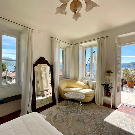 Apartment Lovenest: Romantic Overlooking The