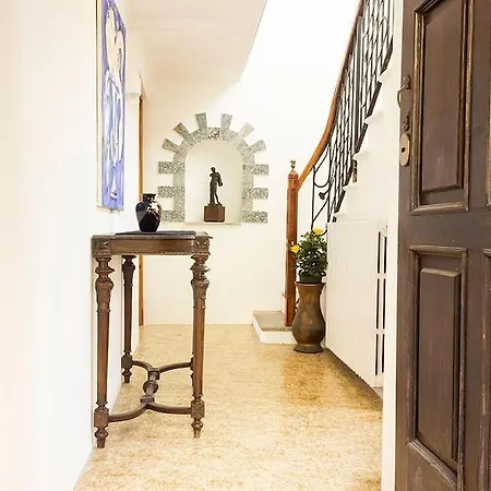 Apartment Lovenest: Romantic Overlooking The