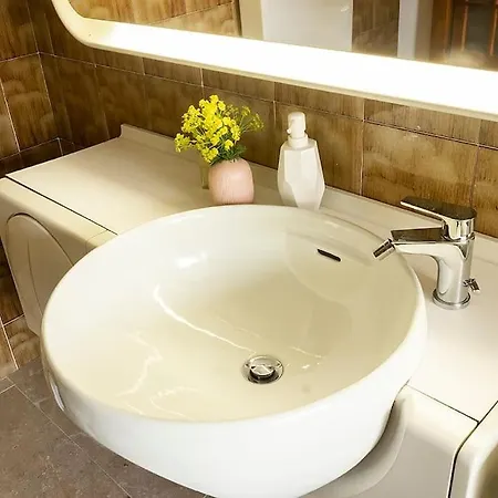 Lovenest: Romantic Overlooking The Apartmán Oggebbio