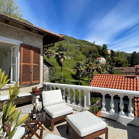 Apartment Lovenest: Romantic Overlooking The