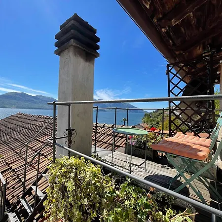 Lovenest: Romantic Overlooking The