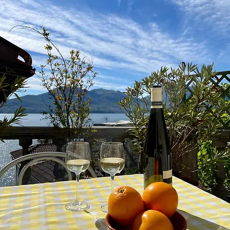 Lovenest: Romantic Overlooking The * أوجيبيو