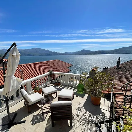 Lovenest: Romantic Overlooking The * أوجيبيو