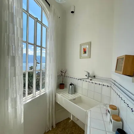 Apartment Lovenest: Romantic Overlooking The