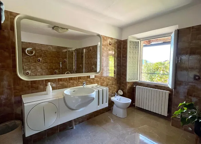 Lovenest: Romantic Overlooking The * 오게비오