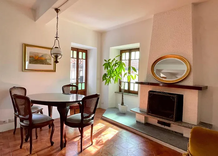 Apartment Lovenest: Romantic Overlooking The