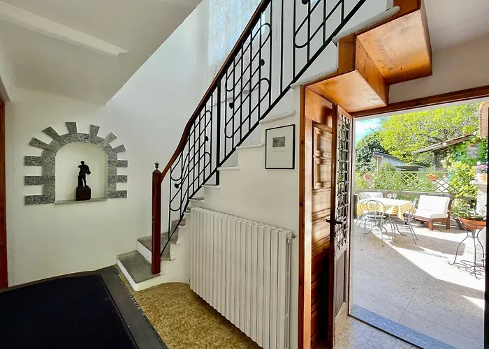 Lovenest: Romantic Overlooking The * 오게비오