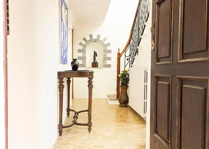 Apartment Lovenest: Romantic Overlooking The