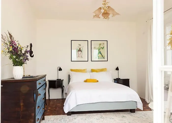 Apartment Lovenest: Romantic Overlooking The *