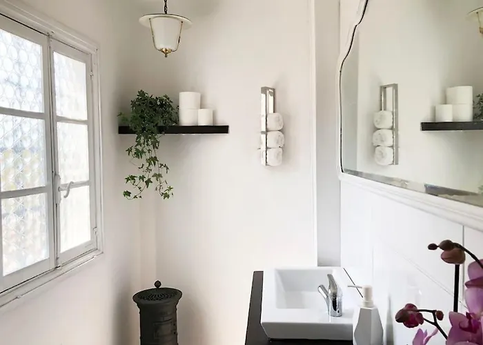 Lovenest: Romantic Overlooking The