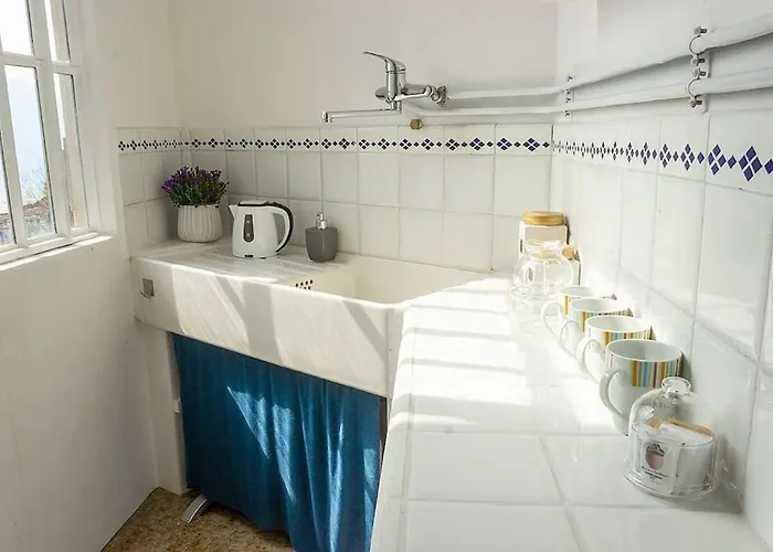 Lovenest: Romantic Overlooking The Daire