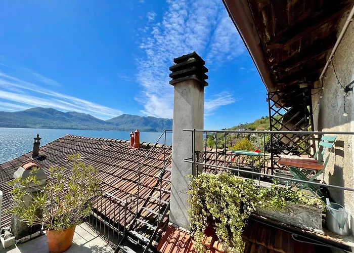 Lovenest: Romantic Overlooking The